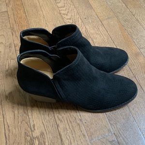 Fergie Bianca Perf Ankle Bootie _ Size 10 M